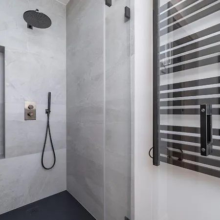 Silent Mountain Daire